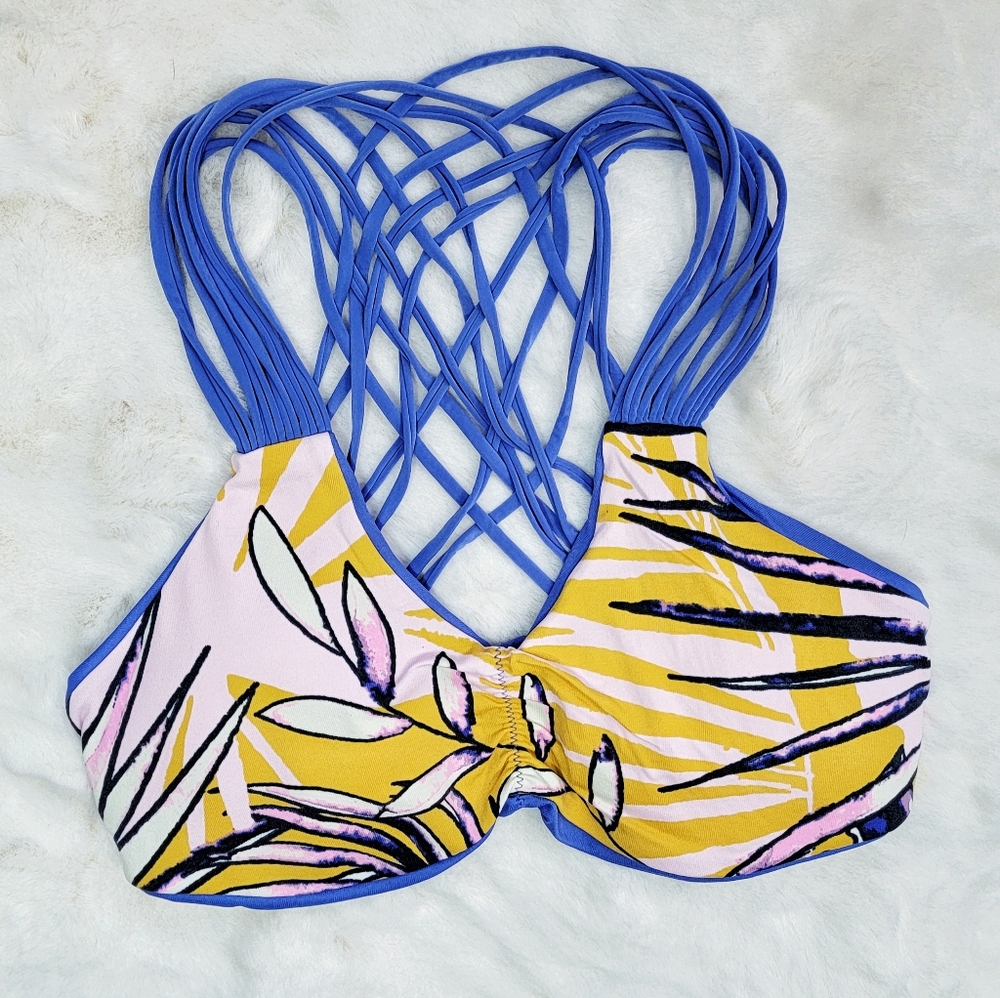 ✨3/$12 Floral Strappy Bikini Top size Small